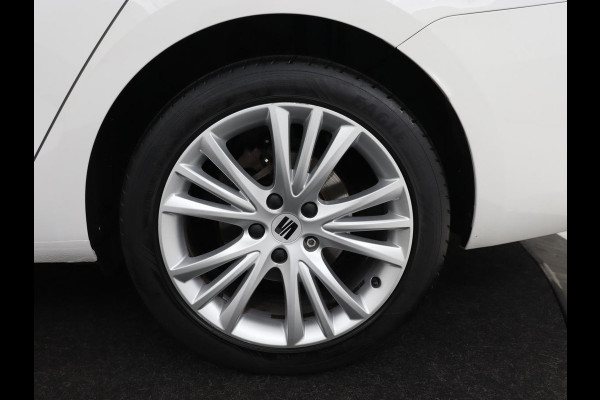 Seat Leon 1.5 TSI Style Launch Edition | Trekhaak | Camera | Adaptive cruise | Carplay | Parkeerhulp | Navigatie | Full LED