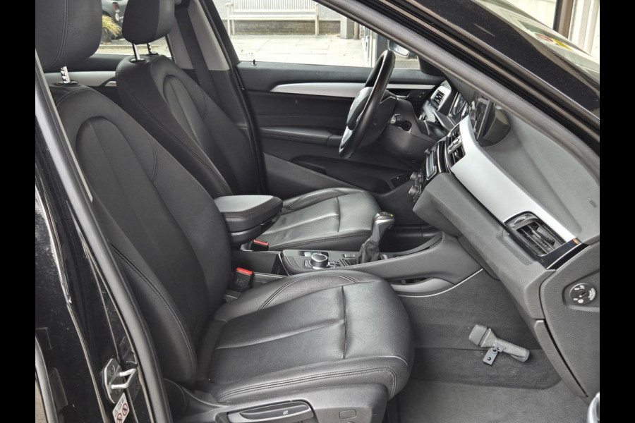 BMW X1 xDrive25e eDrive Edition | LEDER | HEAD UP | ELEKTR. KOFFERKLEP | TREKHAAK | CAMERA | LED KOPLAMPEN |
