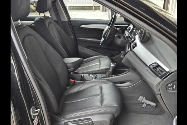 BMW X1 xDrive25e eDrive Edition | LEDER | HEAD UP | ELEKTR. KOFFERKLEP | TREKHAAK | CAMERA | LED KOPLAMPEN |
