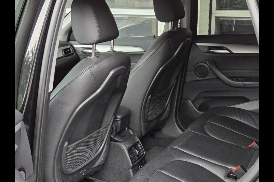 BMW X1 xDrive25e eDrive Edition | LEDER | HEAD UP | ELEKTR. KOFFERKLEP | TREKHAAK | CAMERA | LED KOPLAMPEN |