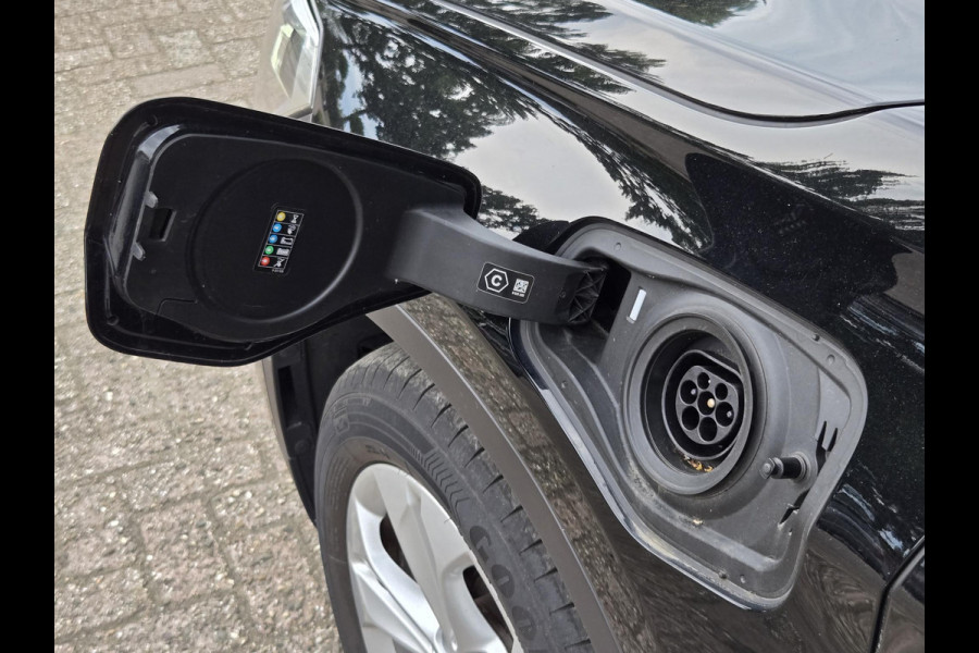 BMW X1 xDrive25e eDrive Edition | LEDER | HEAD UP | ELEKTR. KOFFERKLEP | TREKHAAK | CAMERA | LED KOPLAMPEN |