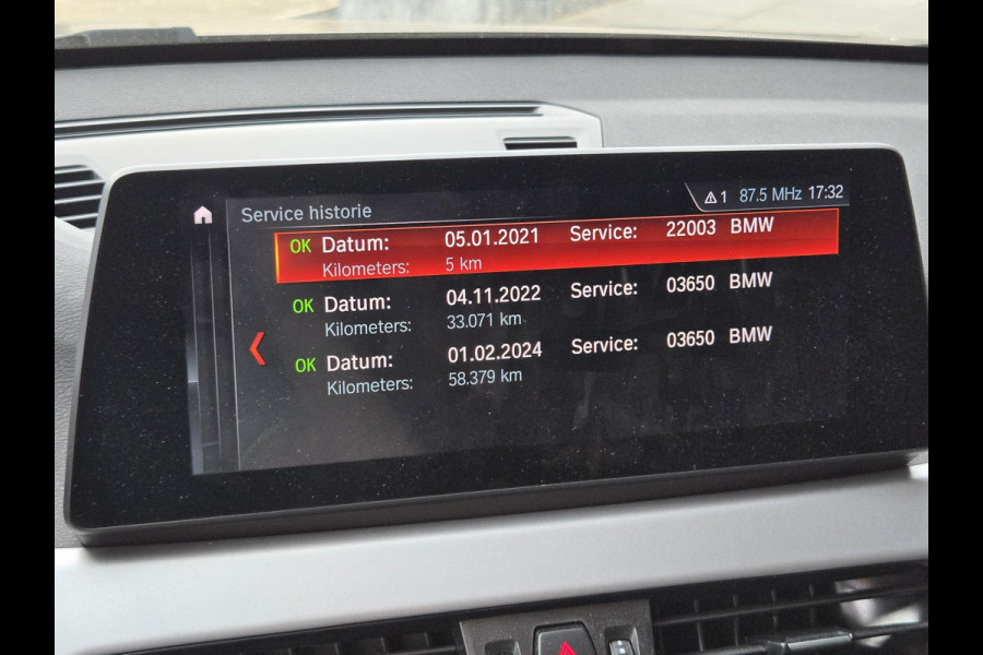 BMW X1 xDrive25e eDrive Edition | LEDER | HEAD UP | ELEKTR. KOFFERKLEP | TREKHAAK | CAMERA | LED KOPLAMPEN |
