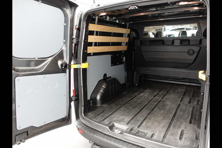 Ford Transit Custom 130pk Automaat L2H1 Trend Dubbele cabine Navigatie Cruise control Camera Parkeersensoren Imperiaal Airco Trekhaak