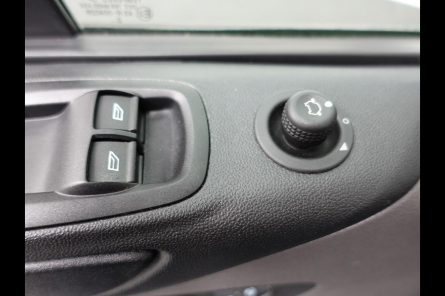 Ford Transit Custom 130pk Automaat L2H1 Trend Dubbele cabine Navigatie Cruise control Camera Parkeersensoren Imperiaal Airco Trekhaak