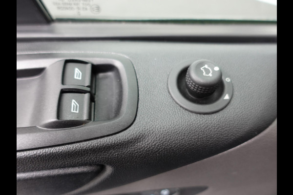 Ford Transit Custom 130pk Automaat L2H1 Trend Dubbele cabine Navigatie Cruise control Camera Parkeersensoren Imperiaal Airco Trekhaak