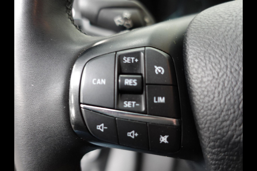 Ford Transit Custom 130pk Automaat L2H1 Trend Dubbele cabine Navigatie Cruise control Camera Parkeersensoren Imperiaal Airco Trekhaak