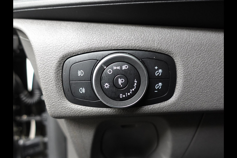 Ford Transit Custom 130pk Automaat L2H1 Trend Dubbele cabine Navigatie Cruise control Camera Parkeersensoren Imperiaal Airco Trekhaak