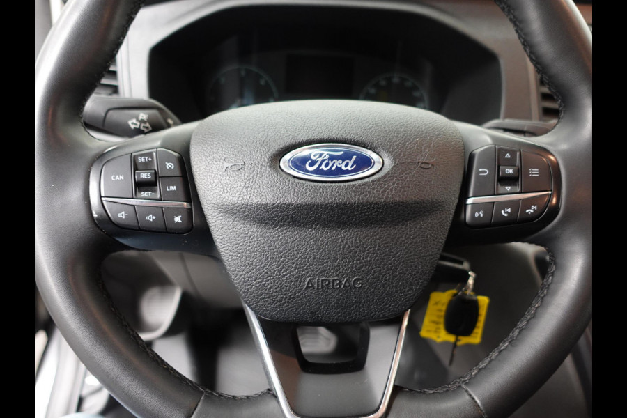 Ford Transit Custom 130pk Automaat L2H1 Trend Dubbele cabine Navigatie Cruise control Camera Parkeersensoren Imperiaal Airco Trekhaak