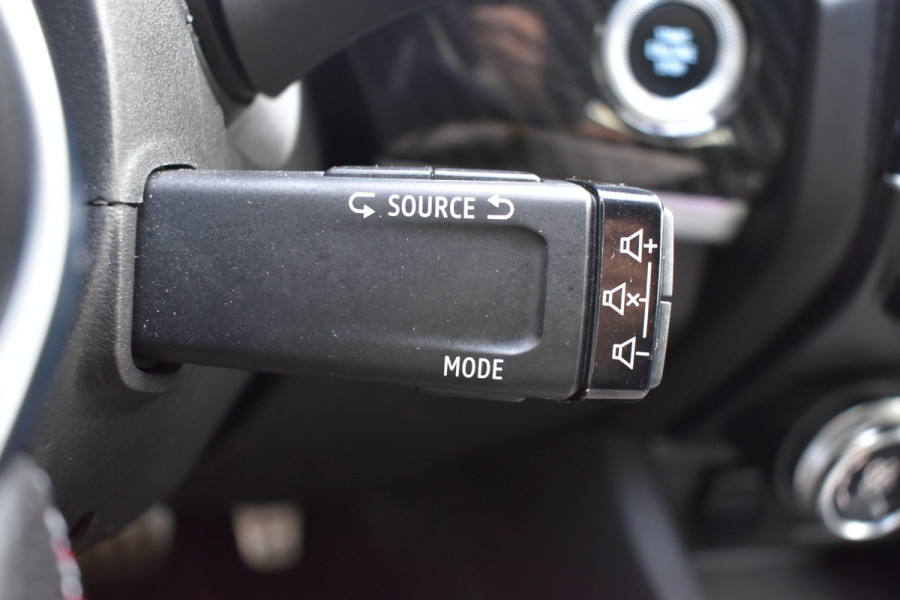 Renault Arkana 1.6 E-Tech Mild Hybrid 145 R.S. Line / Keyless / Automaat / Trekhaak / 18'' LM / Parkeerhulp / Leder / LED