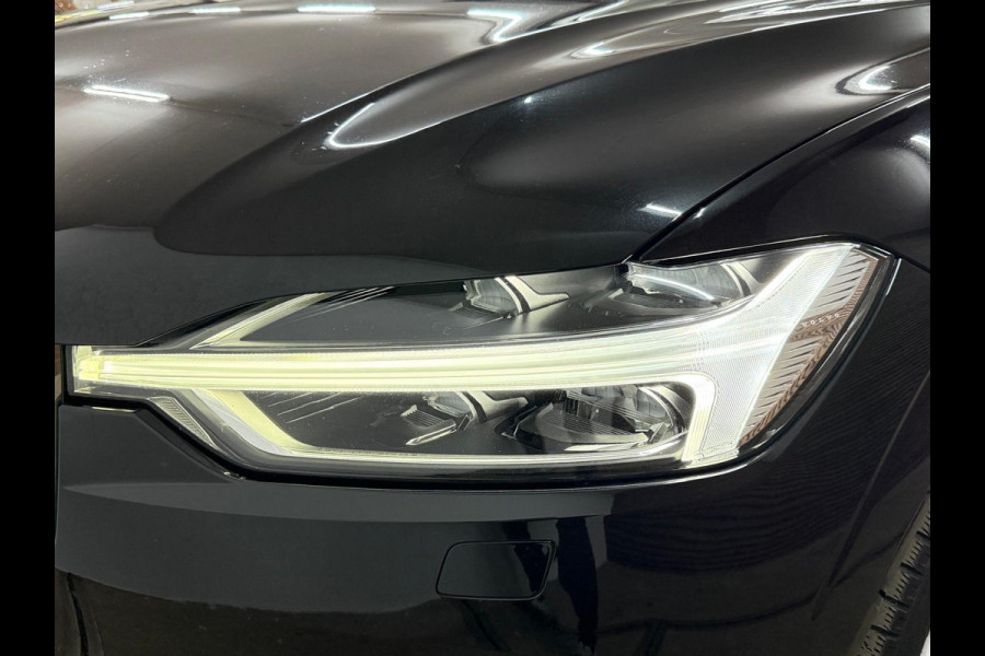 Volvo XC60 2.0 T8 Twin Engine AWD Momentum Pro | Panorama | Leder | 360camera | Adapt. Cruise | Stoel + stuurverwarming