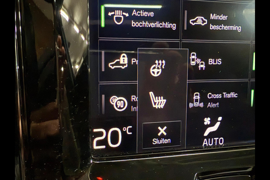 Volvo XC60 2.0 T8 Twin Engine AWD Momentum Pro | Panorama | Leder | 360camera | Adapt. Cruise | Stoel + stuurverwarming