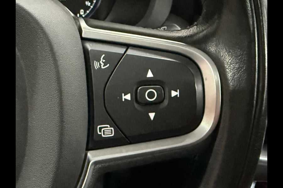 Volvo XC60 2.0 T8 Twin Engine AWD Momentum Pro | Panorama | Leder | 360camera | Adapt. Cruise | Stoel + stuurverwarming