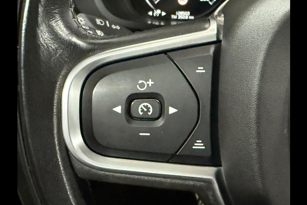 Volvo XC60 2.0 T8 Twin Engine AWD Momentum Pro | Panorama | Leder | 360camera | Adapt. Cruise | Stoel + stuurverwarming