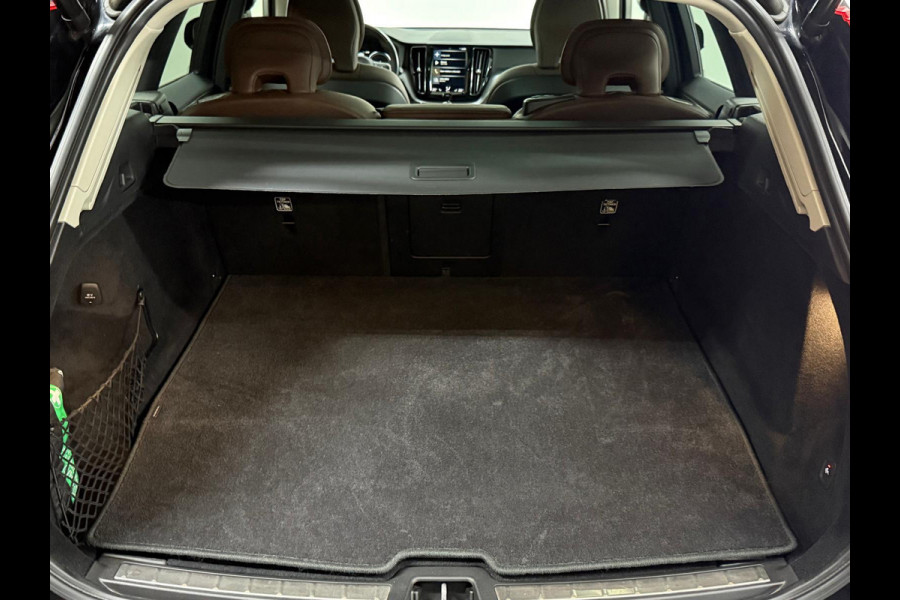 Volvo XC60 2.0 T8 Twin Engine AWD Momentum Pro | Panorama | Leder | 360camera | Adapt. Cruise | Stoel + stuurverwarming