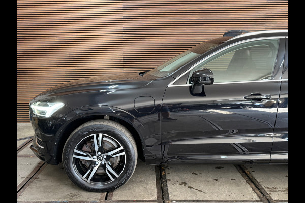 Volvo XC60 2.0 T8 Twin Engine AWD Momentum Pro | Panorama | Leder | 360camera | Adapt. Cruise | Stoel + stuurverwarming