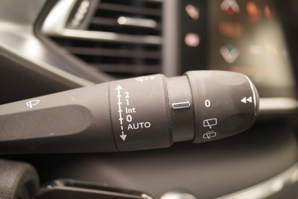 Peugeot 308 SW 1.5 BlueHDi 130pk Executive -PANO-NAVI-ECC-PDC-