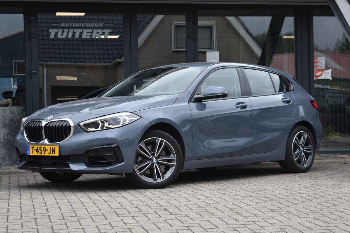 BMW 1-serie 116i Sportline | CAMERA | APPLE CARPLAY | ANDROID AUTO | NAP | DEALER ONDERHOUDEN BMW 1-serie 116i Sportline | CAMERA | APPLE CARPLAY | ANDROID AUTO | NAP | DEALER ONDERHOUDEN