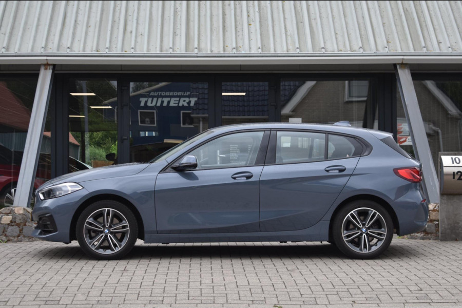 BMW 1-serie 116i Sportline | CAMERA | APPLE CARPLAY | ANDROID AUTO | NAP | DEALER ONDERHOUDEN