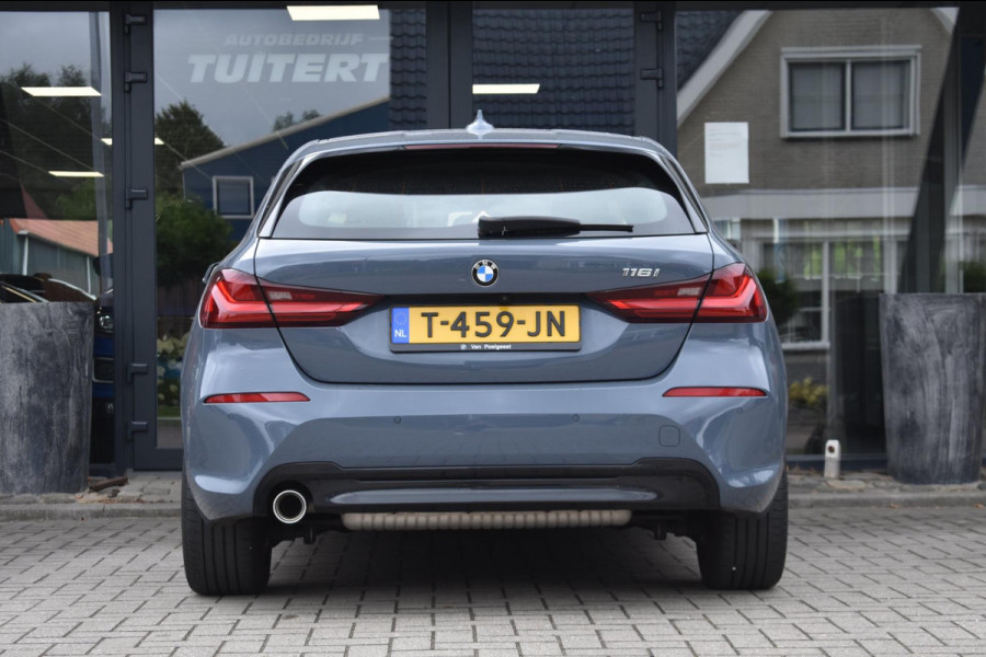 BMW 1-serie 116i Sportline | CAMERA | APPLE CARPLAY | ANDROID AUTO | NAP | DEALER ONDERHOUDEN