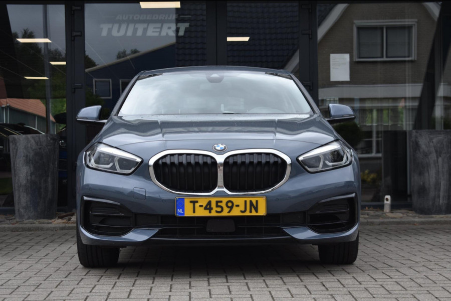BMW 1-serie 116i Sportline | CAMERA | APPLE CARPLAY | ANDROID AUTO | NAP | DEALER ONDERHOUDEN