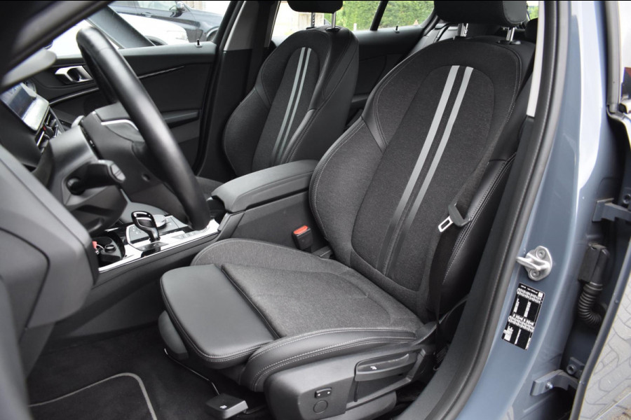 BMW 1-serie 116i Sportline | CAMERA | APPLE CARPLAY | ANDROID AUTO | NAP | DEALER ONDERHOUDEN