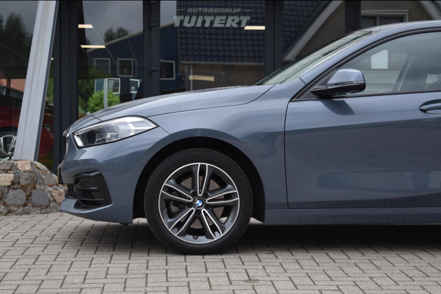 BMW 1-serie 116i Sportline | CAMERA | APPLE CARPLAY | ANDROID AUTO | NAP | DEALER ONDERHOUDEN