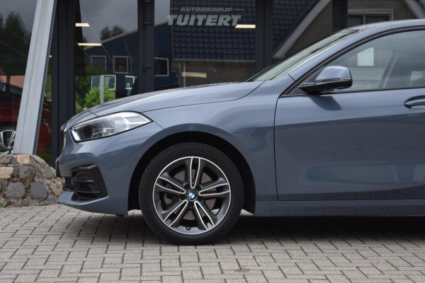 BMW 1-serie 116i Sportline | CAMERA | APPLE CARPLAY | ANDROID AUTO | NAP | DEALER ONDERHOUDEN