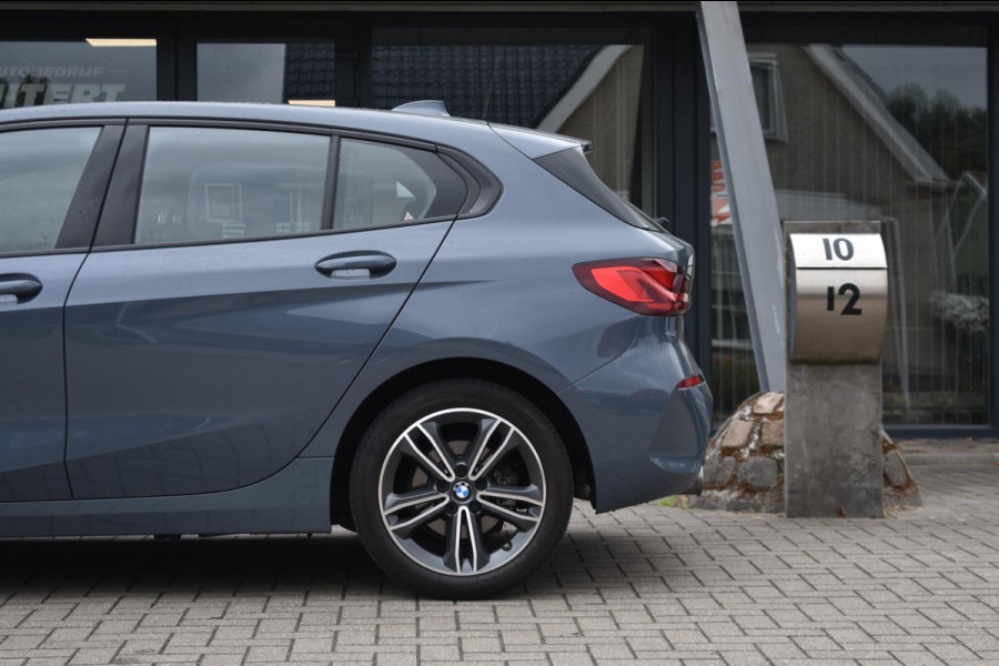 BMW 1-serie 116i Sportline | CAMERA | APPLE CARPLAY | ANDROID AUTO | NAP | DEALER ONDERHOUDEN