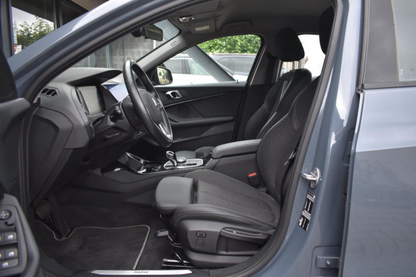 BMW 1-serie 116i Sportline | CAMERA | APPLE CARPLAY | ANDROID AUTO | NAP | DEALER ONDERHOUDEN