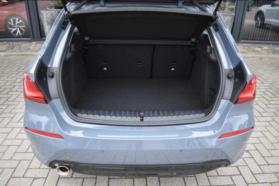 BMW 1-serie 116i Sportline | CAMERA | APPLE CARPLAY | ANDROID AUTO | NAP | DEALER ONDERHOUDEN