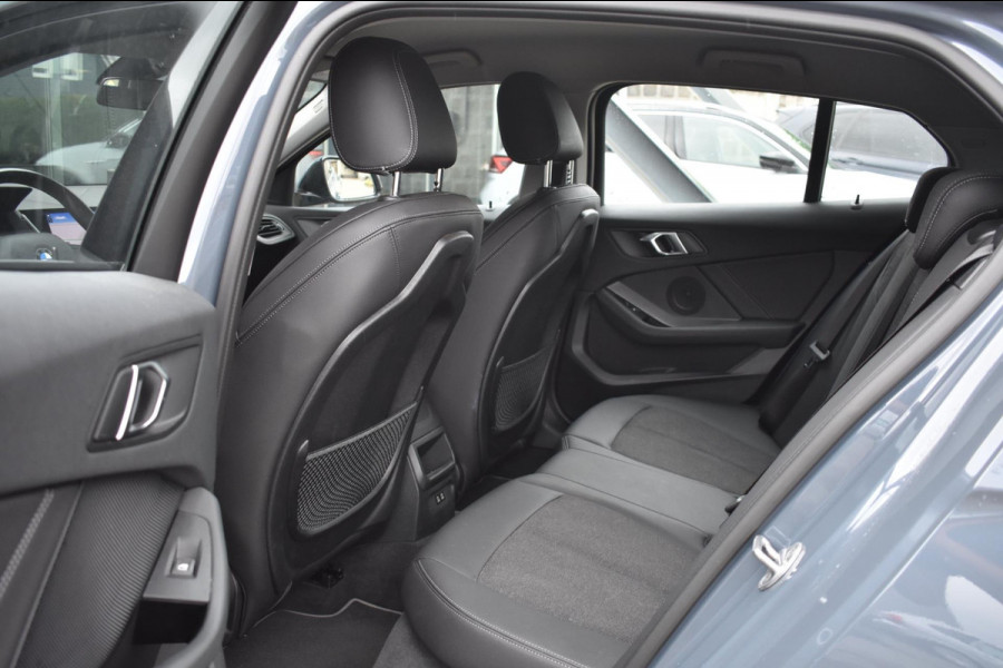 BMW 1-serie 116i Sportline | CAMERA | APPLE CARPLAY | ANDROID AUTO | NAP | DEALER ONDERHOUDEN