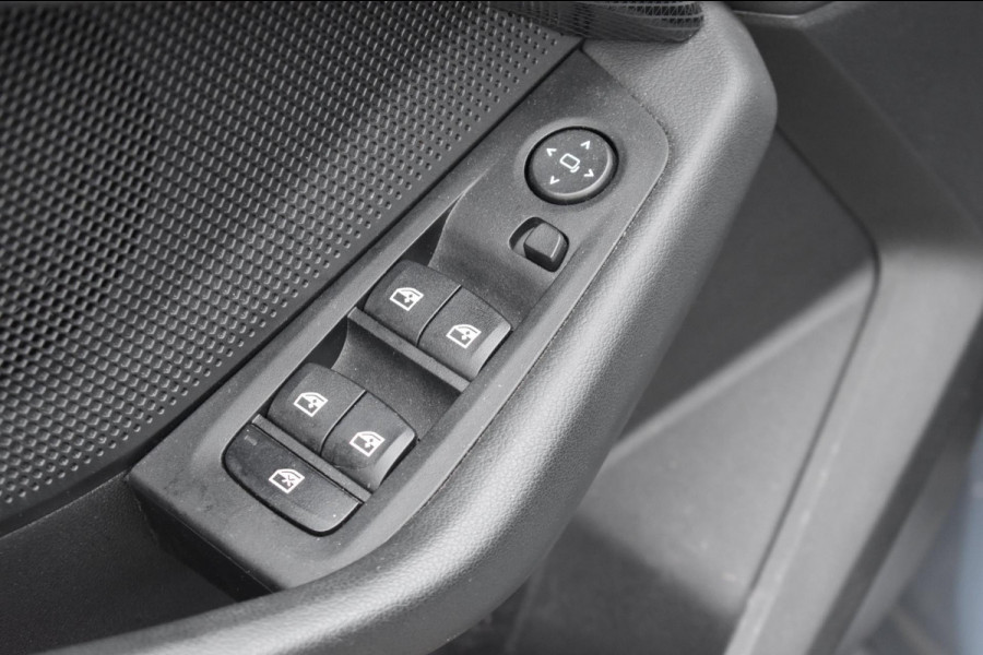 BMW 1-serie 116i Sportline | CAMERA | APPLE CARPLAY | ANDROID AUTO | NAP | DEALER ONDERHOUDEN