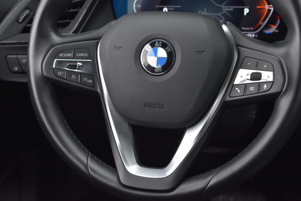 BMW 1-serie 116i Sportline | CAMERA | APPLE CARPLAY | ANDROID AUTO | NAP | DEALER ONDERHOUDEN