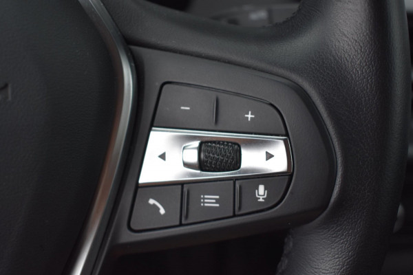 BMW 1-serie 116i Sportline | CAMERA | APPLE CARPLAY | ANDROID AUTO | NAP | DEALER ONDERHOUDEN