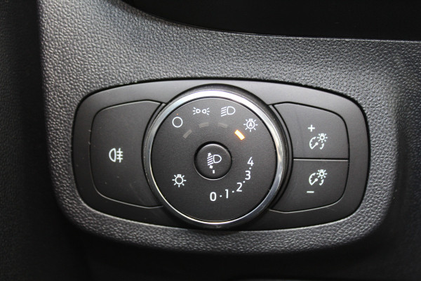 Ford Fiesta 1.0-100pk EcoBoost ST-Line. Luxe en sportieve Fiesta ! Stoel-, stuur- en voorraamverwarming, keyless entry/keyless go, adaptive cruise cntrl, volautm. airco, camera, parkeersensoren v+a, navigatie by Apple/Android, LM wln, lane assist, LED verlic