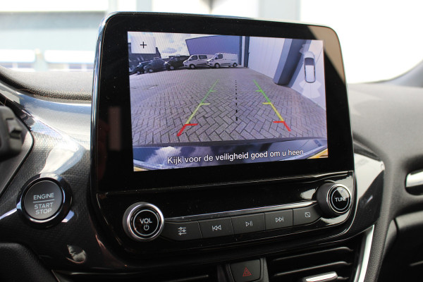 Ford Fiesta 1.0-100pk EcoBoost ST-Line. Luxe en sportieve Fiesta ! Stoel-, stuur- en voorraamverwarming, keyless entry/keyless go, adaptive cruise cntrl, volautm. airco, camera, parkeersensoren v+a, navigatie by Apple/Android, LM wln, lane assist, LED verlic