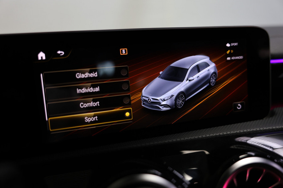 Mercedes-Benz A-Klasse AMG 35 4MATIC Premium BURMESTER PANO KUIPST ''19