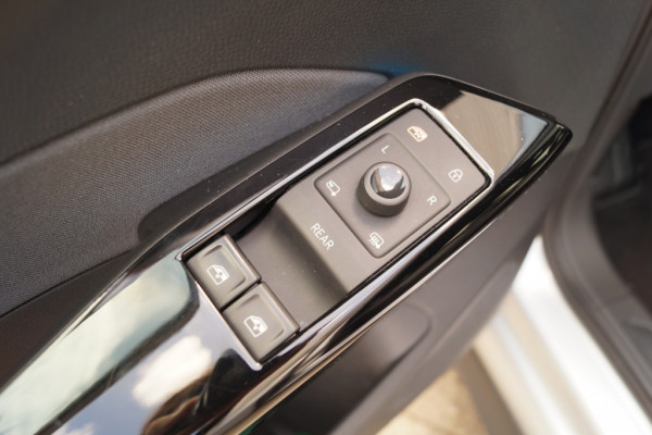 Volkswagen ID.3 Life Pro 58kWh -NAVI-ECC-PDC-