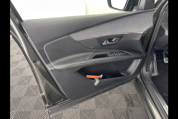 Peugeot 3008 1.2 PureTech GT Line *LEATHER-MICROFIBRE | FULL-LED | NAVI-FULLMAP | KEYLESS | CAMERA | SPORT-SEATS | 19''ALU | TOWBAR*