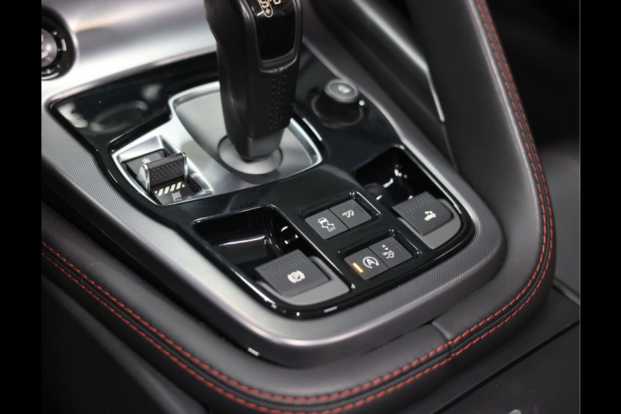 Jaguar F-Type 5.0 V8 R Convertible AWD | Historie - Camera