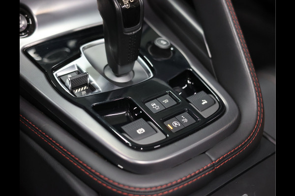 Jaguar F-Type 5.0 V8 R Convertible AWD | Historie - Camera