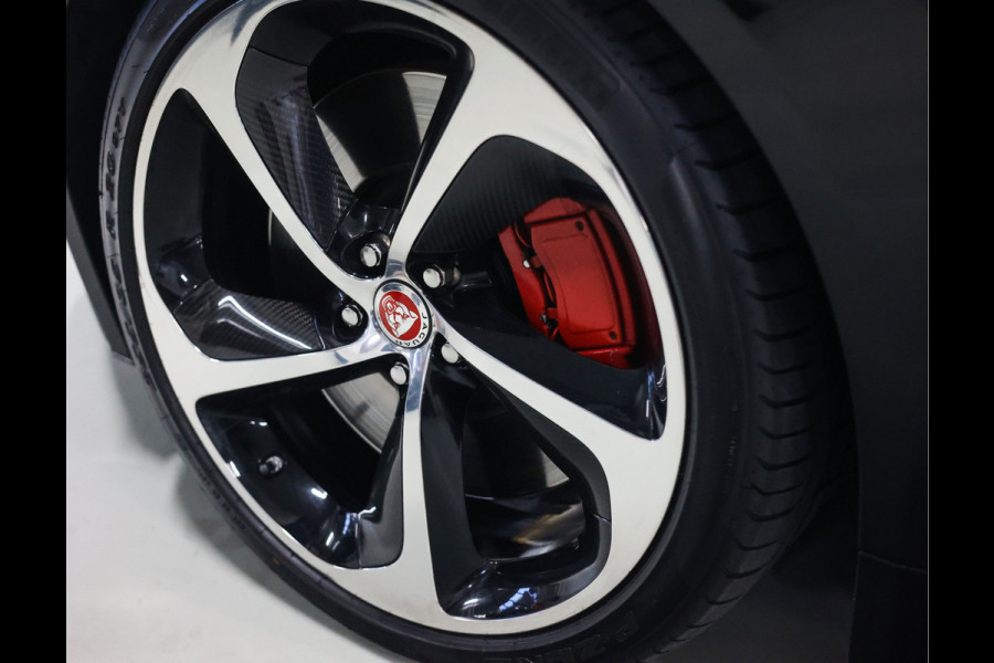 Jaguar F-Type 5.0 V8 R Convertible AWD | Historie - Camera