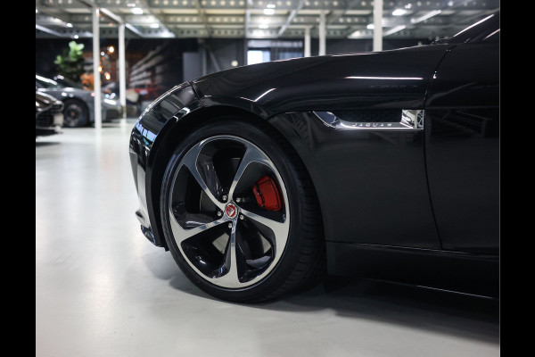 Jaguar F-Type 5.0 V8 R Convertible AWD | Historie - Camera