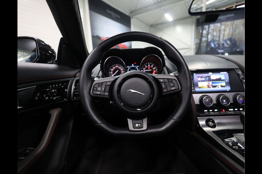 Jaguar F-Type 5.0 V8 R Convertible AWD | Historie - Camera