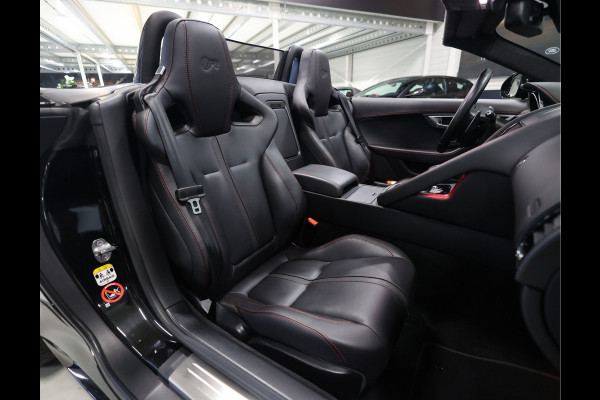 Jaguar F-Type 5.0 V8 R Convertible AWD | Historie - Camera