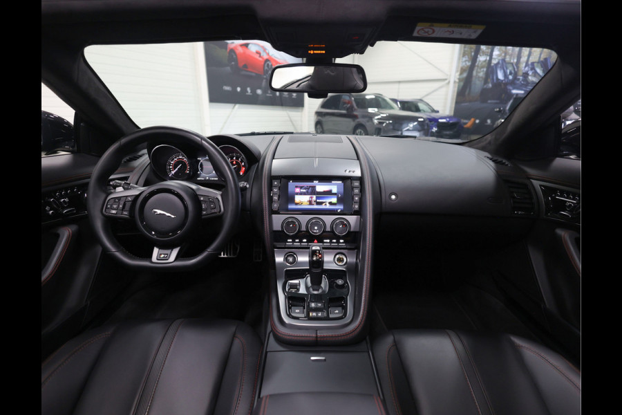 Jaguar F-Type 5.0 V8 R Convertible AWD | Historie - Camera