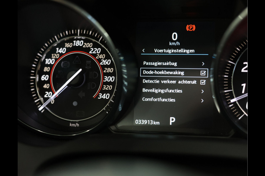 Jaguar F-Type 5.0 V8 R Convertible AWD | Historie - Camera