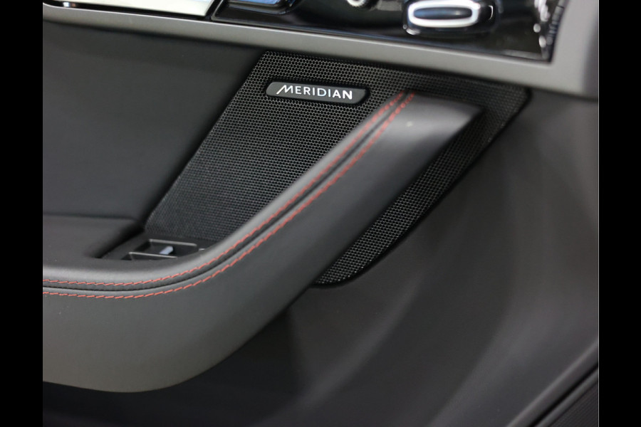 Jaguar F-Type 5.0 V8 R Convertible AWD | Historie - Camera