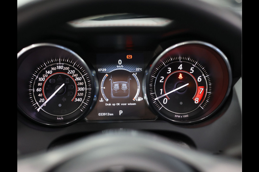Jaguar F-Type 5.0 V8 R Convertible AWD | Historie - Camera