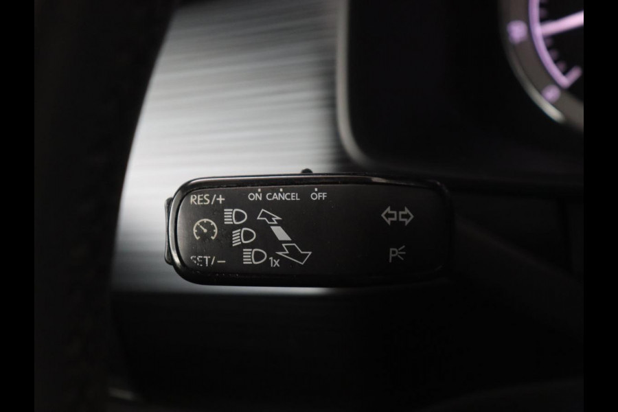 Škoda Kodiaq 1.5 TSI Business Edition 7-persoons | Leder | Trekhaak | Stoelverwarming | Carplay | Camera | Full LED | Navigatie | Canton Sound | Climate control